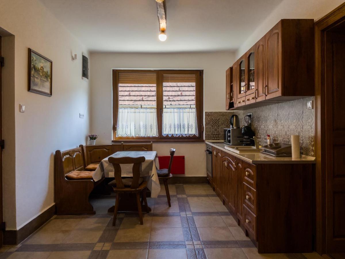 Mamutfenyo Panzio Bed & Breakfast ตาตา ภายนอก รูปภาพ